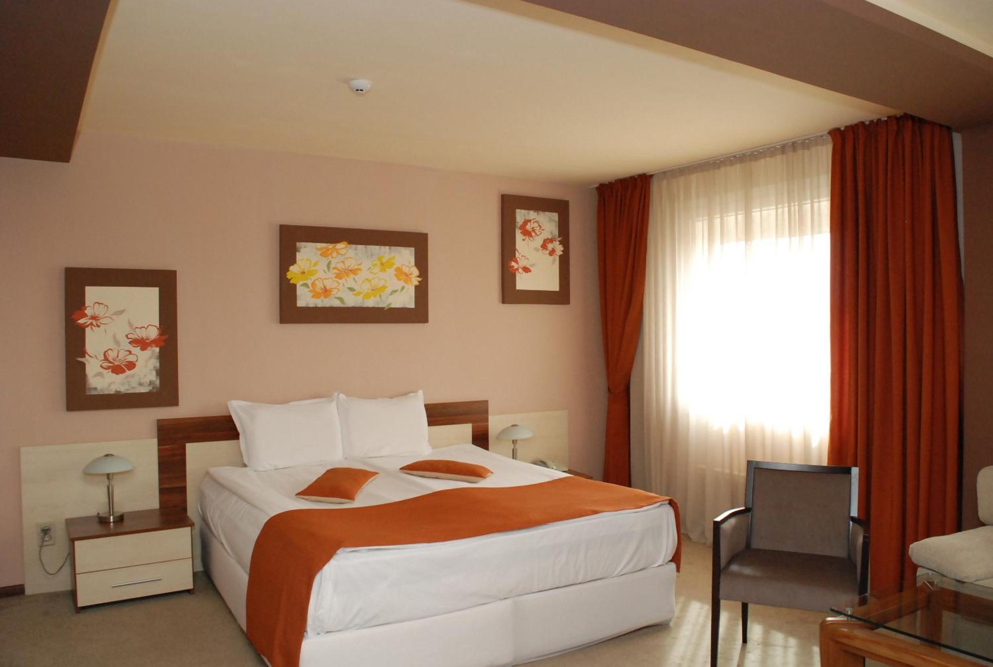 Hotel Balkan Pleven Exterior photo