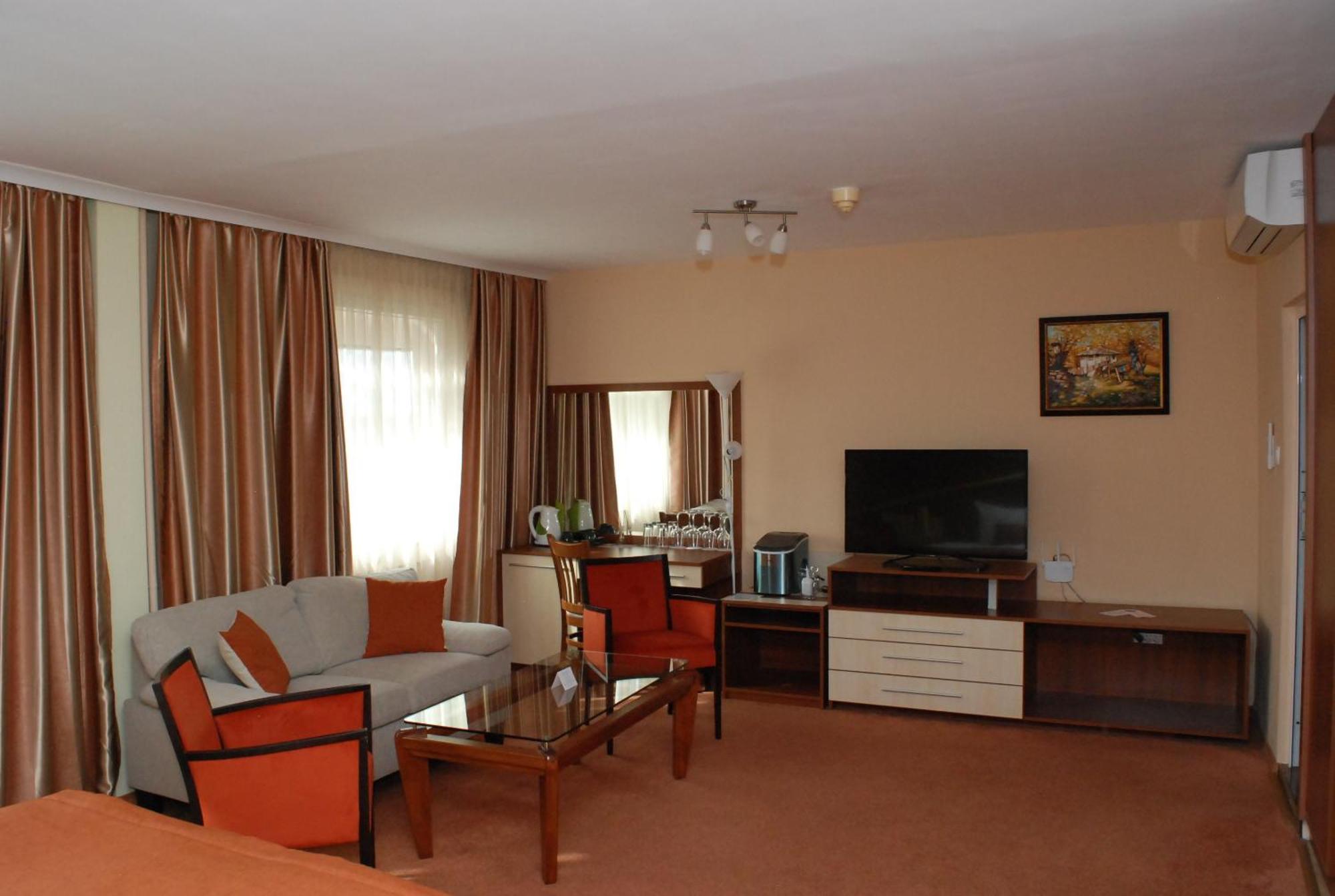 Hotel Balkan Pleven Exterior photo